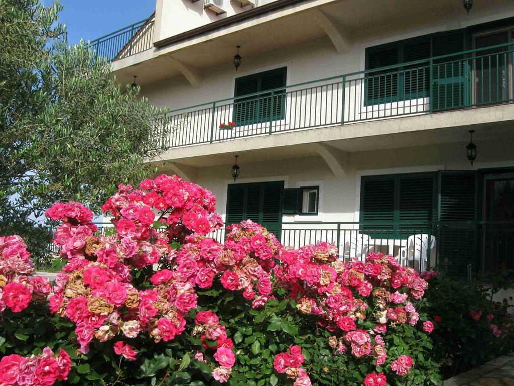 Americana Luxury Apartments Zablaće Eksteriør bilde